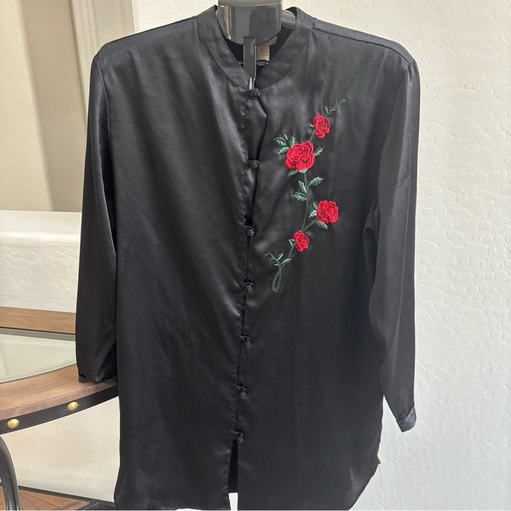 Vintage Inner Most Night Top, With embroidered floral roses. Size M